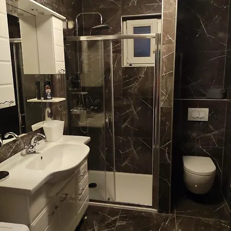 Cengo Apartment *